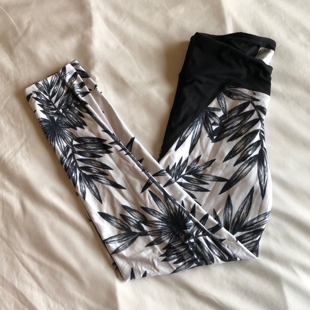 Betsey Johnson Performance Leggings